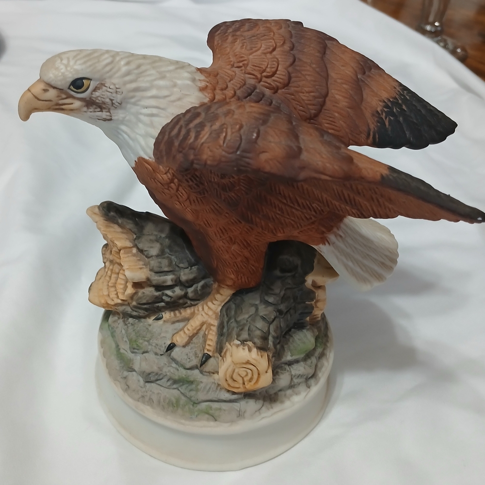 Americana Birds in Flight Bald Eagle Figurine